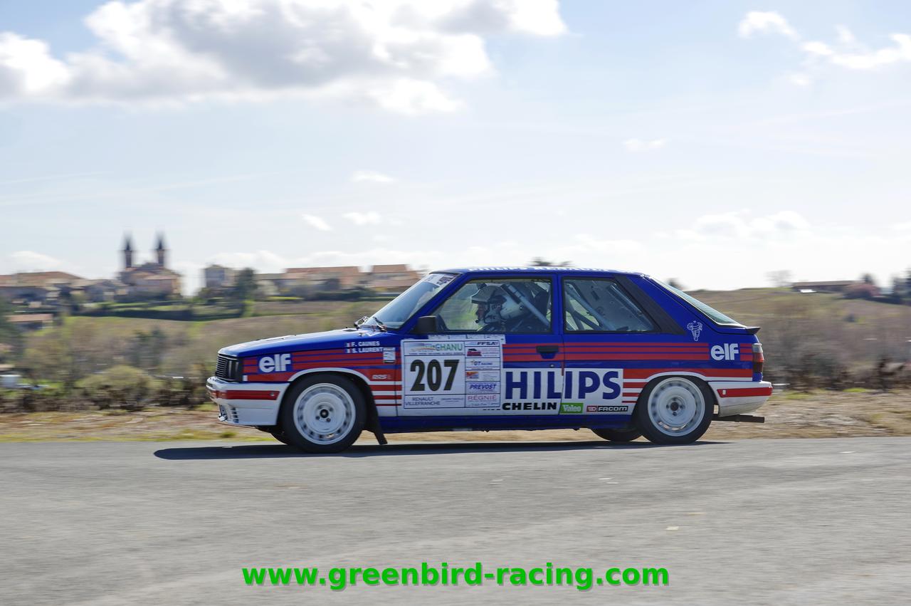 Une R11 turbo grA en rallye aux couleurs Philips